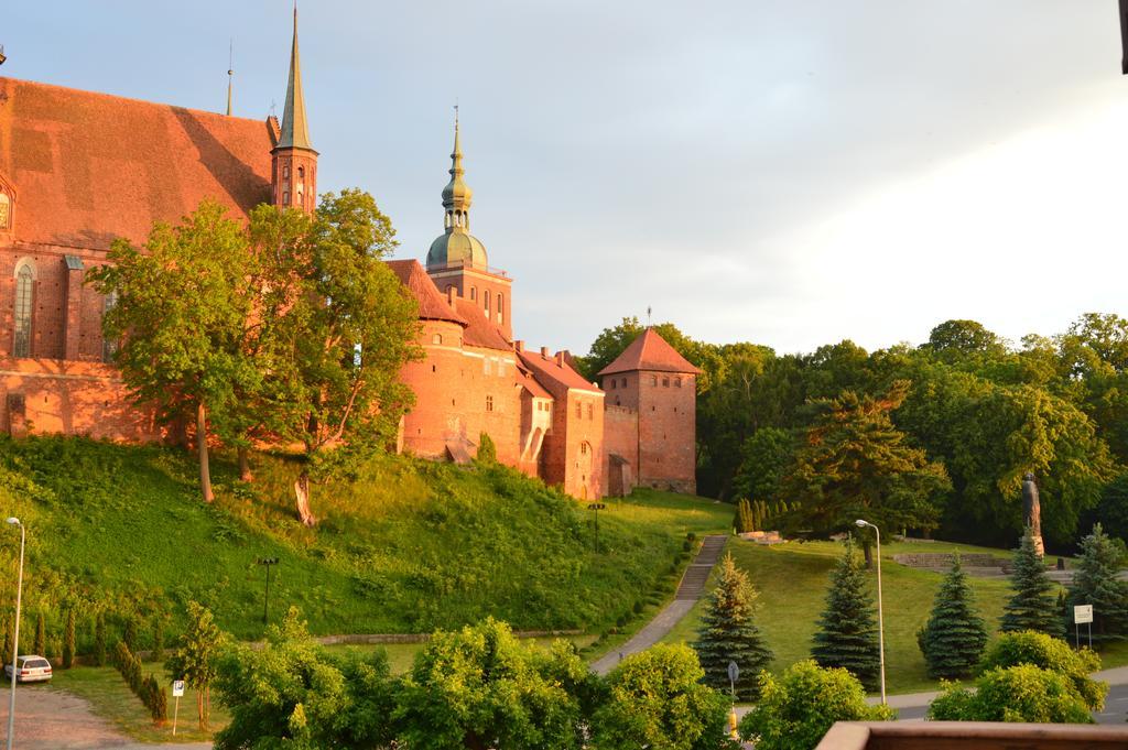 Pod Wzgorzem Bed & Breakfast Frombork Phòng bức ảnh