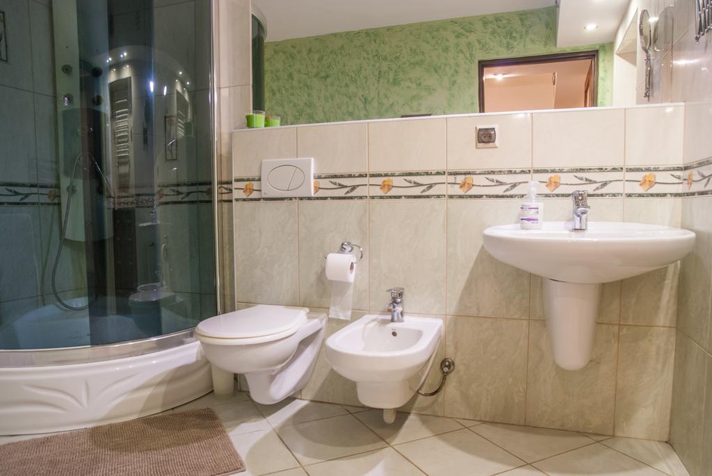 Pod Wzgorzem Bed & Breakfast Frombork Ngoại thất bức ảnh